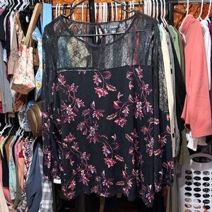 Simply Emma Black and Pink Floral Lace Top